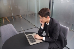 ���˵��ھ��ͷ�ϵ�y����Щ���}