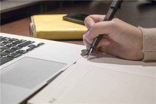 �ۺ��ھ��ͷ�