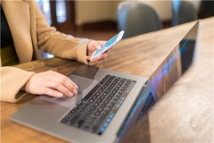 �õĿͷ�ϵ�y(t��ng)��(du��)��I(y��)�W(w��ng)վ�c�I(y��)��(j��)��Ӱ푾����ж��