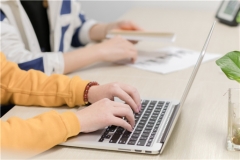 現(xiàn)在哪些行業(yè)需要使用在線客服軟件?