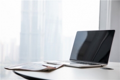 �Wվ�Ƿ�һ��Ҫ���ھ��ͷ�ϵ�y